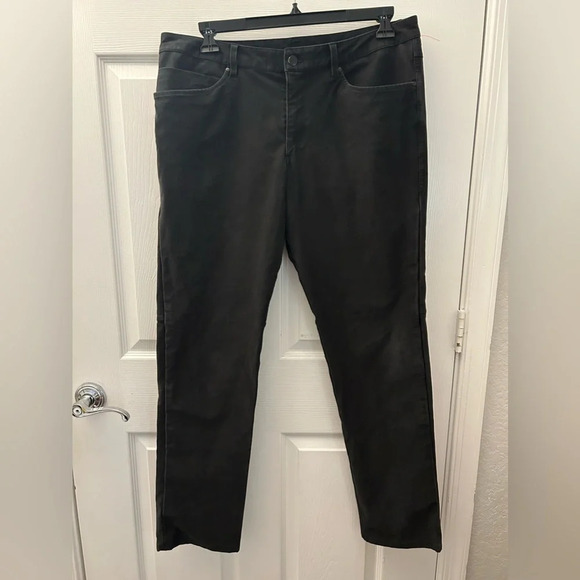 Lululemon ABC Pant Classic *Utilitech 32"
Black - Picture 3 of 7